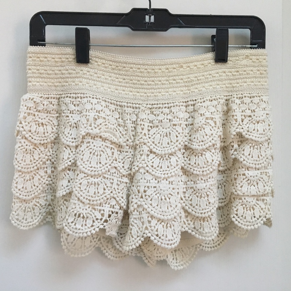 Cream Layered Detailed Shorts